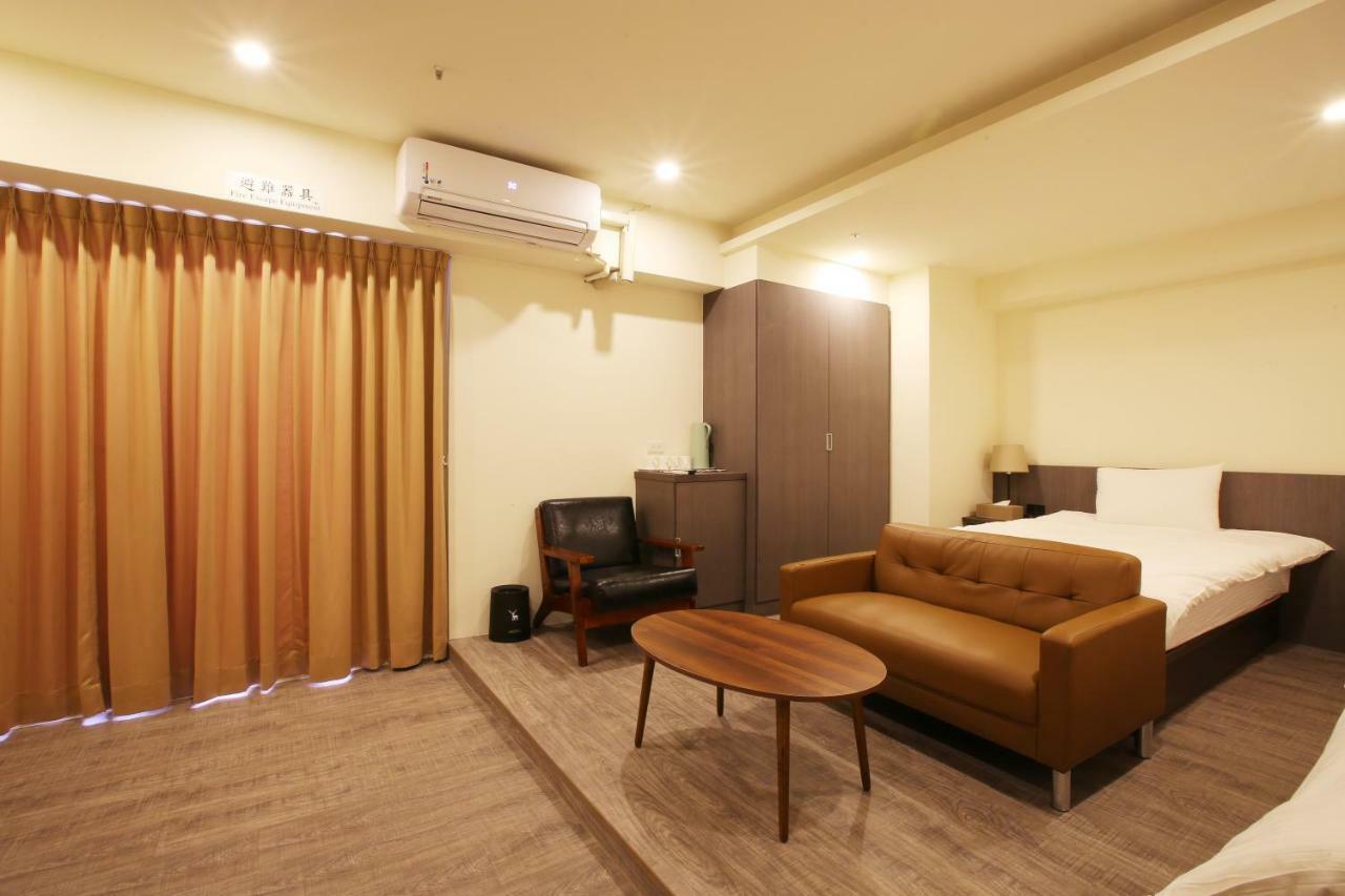 Loosha Hostel Taichung Dış mekan fotoğraf
