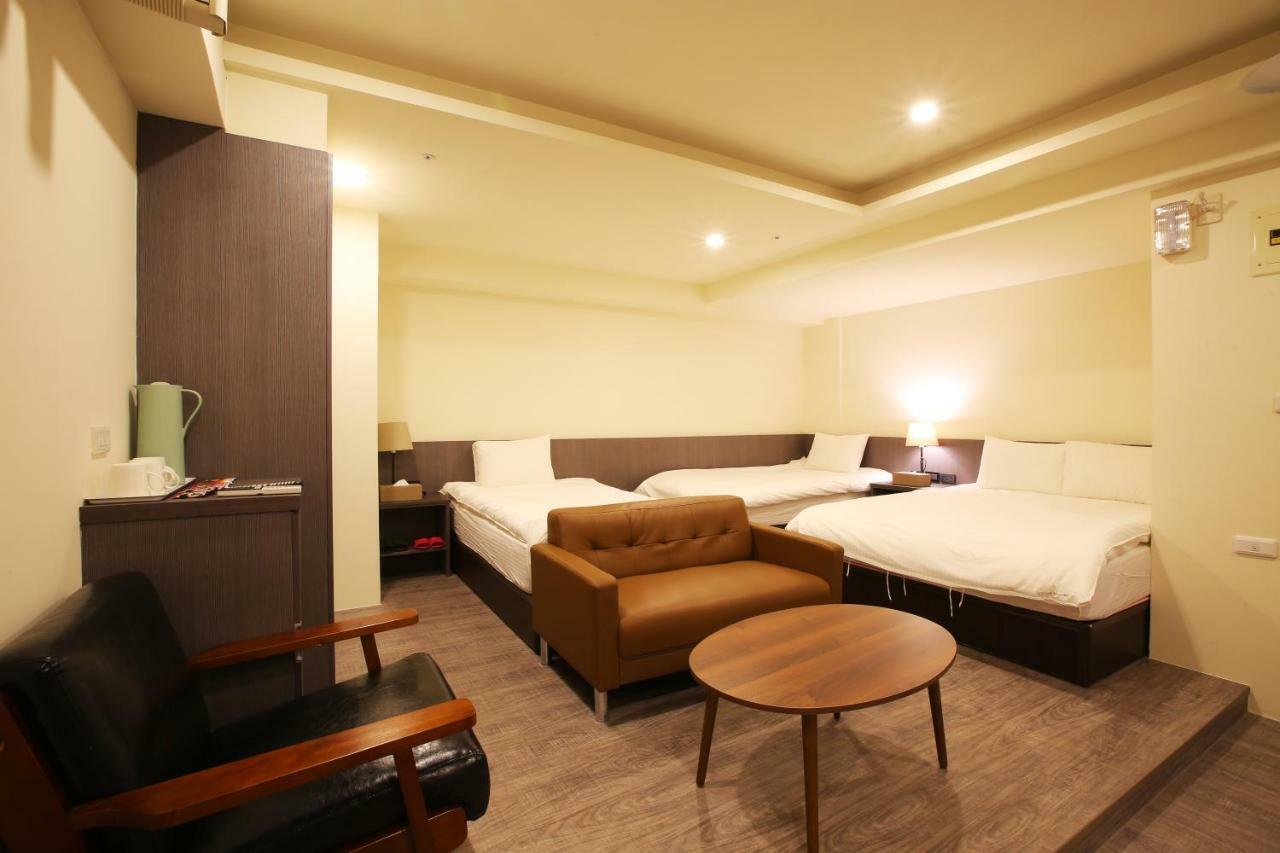 Loosha Hostel Taichung Dış mekan fotoğraf